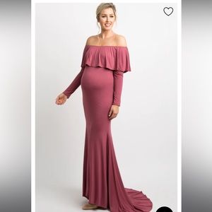This is a beautiful maternity dress